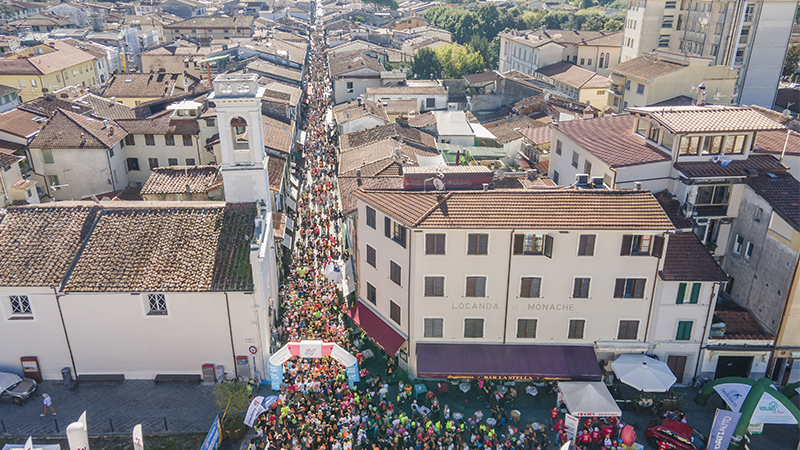 10° FrancigenAmica: in 3000 in cammino per un’edizione da record tra natura e panorami mozzafiato… e temperature eccezionali!