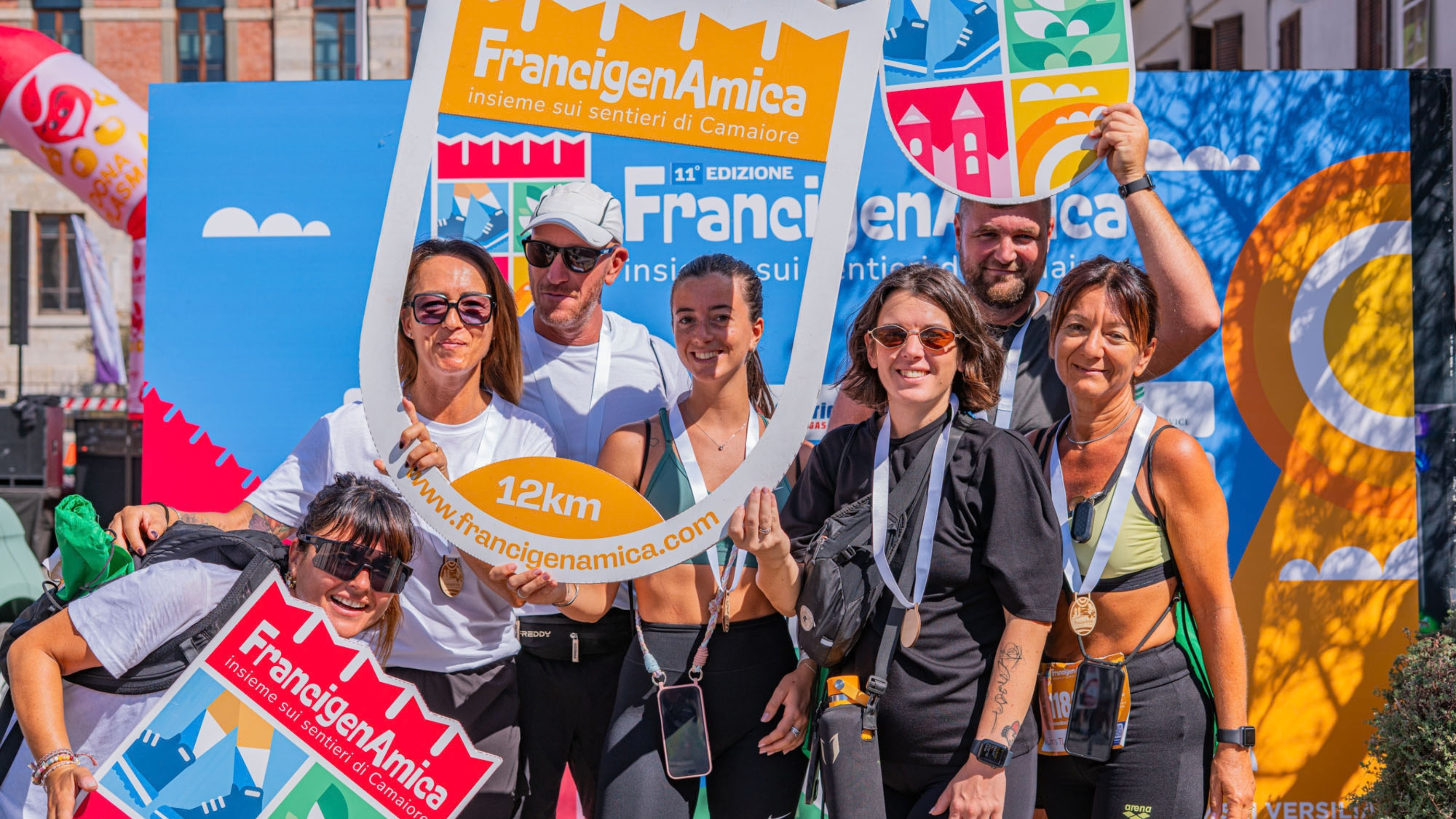 11° FrancigenAmica sold out: in migliaia sui sentieri di Camaiore per una giornata di cammino e divertimento per tutti!